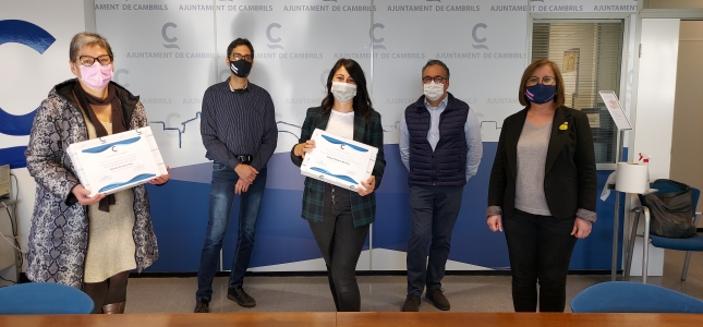 Ayuntamiento de Cambrils entrega los Premios de Excelencia a los alumnos con la nota más alta. Ayuntamiento de Cambrils entrega los Premios de Excelencia a los alumnos con la nota más alta.