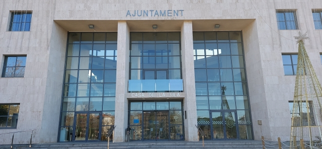 El Ayuntamiento de Cambrils contrata 15 personas paradas a través de convocatorias extraordinarias. El Ayuntamiento de Cambrils contrata 15 personas paradas a través de convocatorias extraordinarias.