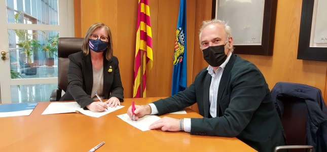 El Ayuntamiento de Cambrils y DNA, empresa gestora del Parc Samà, firman un convenio de colaboración. El Ayuntamiento de Cambrils y DNA, empresa gestora del Parc Samà, firman un convenio de colaboración.