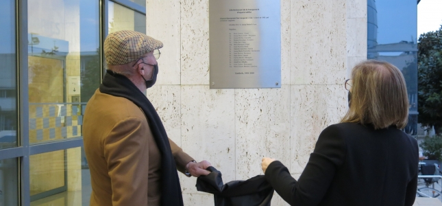 El Ayuntamiento de Cambrils celebra los 25 años del edificio consistorial con una exposición retrospectiva. El Ayuntamiento de Cambrils celebra los 25 años del edificio consistorial con una exposición retrospectiva.