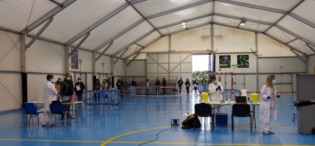 El Ayuntamiento de Cambrils abre un punto para pedir hora para la vacunación contra la Covid-19. El Ayuntamiento de Cambrils abre un punto para pedir hora para la vacunación contra la Covid-19.