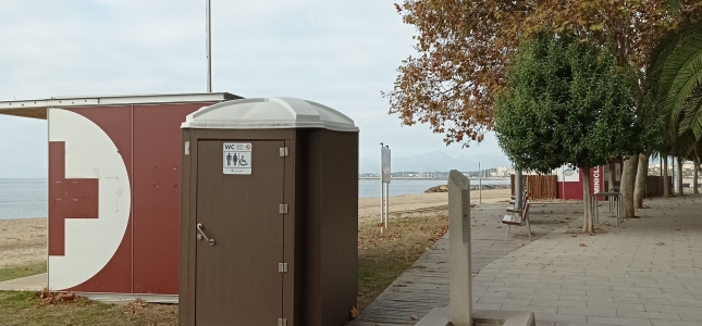 El Ayuntamiento de Cambrils instala seis aseos públicos en las playas y la ciudad. El Ayuntamiento de Cambrils instala seis aseos públicos en las playas y la ciudad.