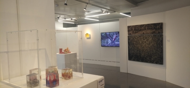 Las exposiciones de la Bienal de Arte de Cambrils y el Premio de fotografía se prorrogan hasta el 14 de febrero. Las exposiciones de la Bienal de Arte de Cambrils y el Premio de fotografía se prorrogan hasta el 14 de febrero.