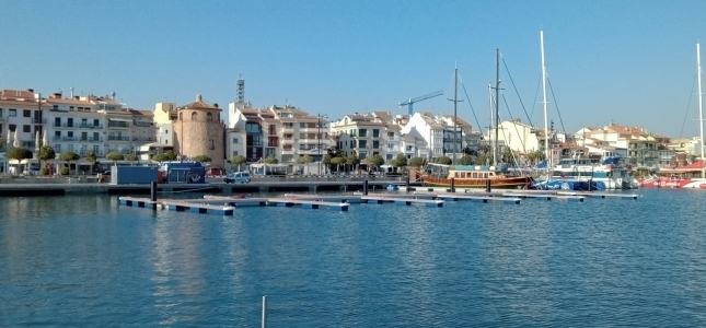 El puerto de Cambrils tendrá un nuevo centro de servicios náuticos de alquiler de embarcaciones. El puerto de Cambrils tendrá un nuevo centro de servicios náuticos de alquiler de embarcaciones.